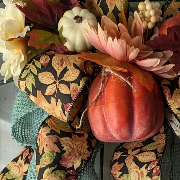 Beautiful Burlap Square Autumn Wreath - Picture 11 of 14